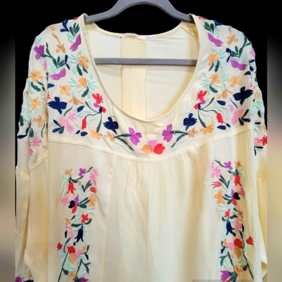 PARAGON One Size (upto 4X) Embroidered Buttery Yellow Tunic - Picture 5 of 7